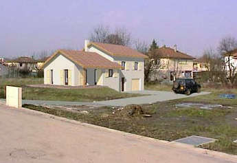 insertion du projet de construction par rapport aux constructions avoisinantes et aux paysages