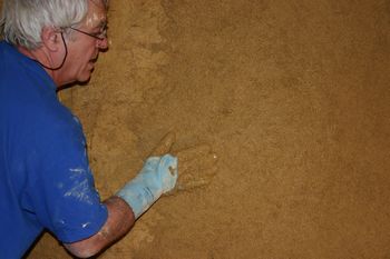 écraser le mortier à la main