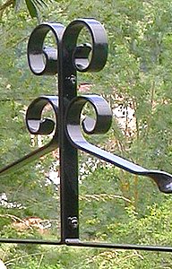 boulonnez les deux patères